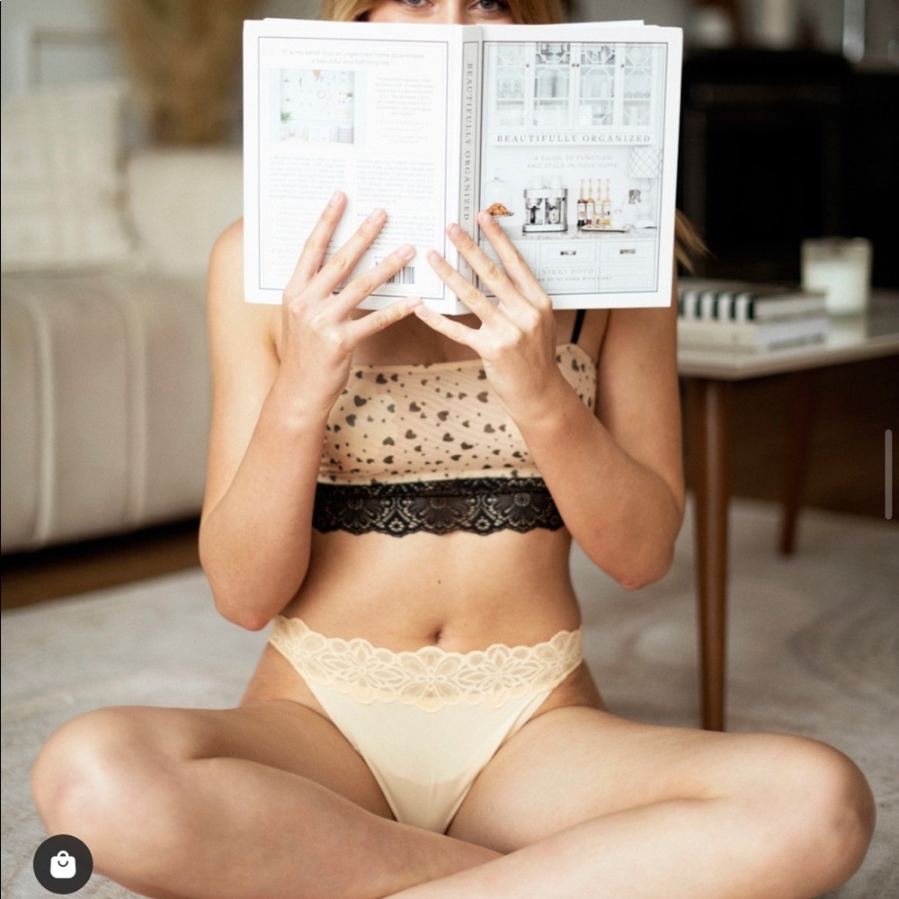 NWT Beige Bootaybag thong